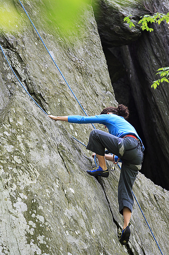 overcome_challenge_rock_climbing