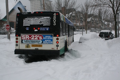 bus-stuck-in-snow